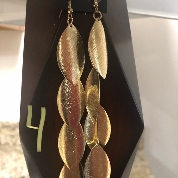 Statement earrings - Picture 9 of 13